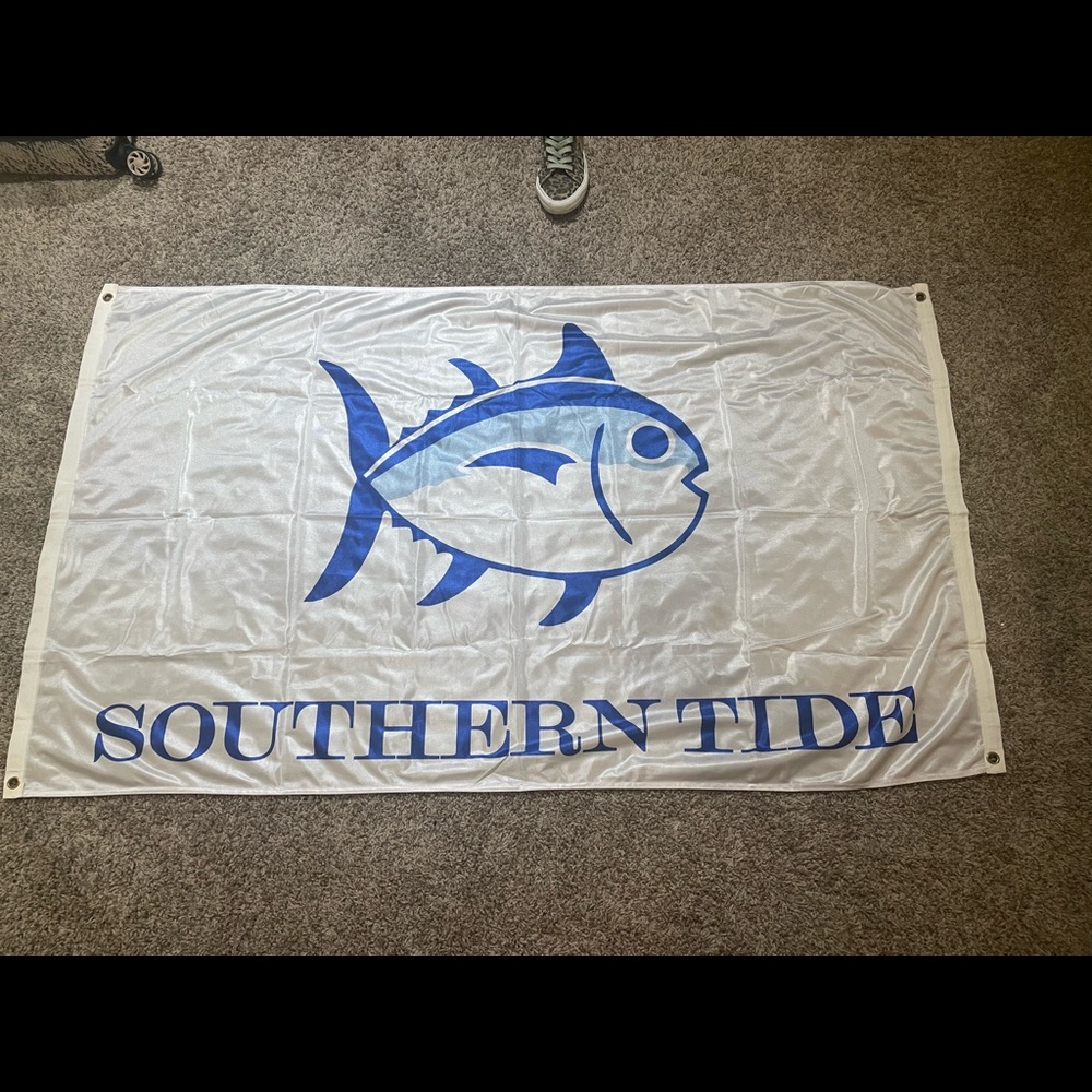 Southern Tide 5’x3’ Flag